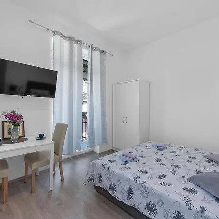 Mima Center Balcony 5 - Rent Apartament *