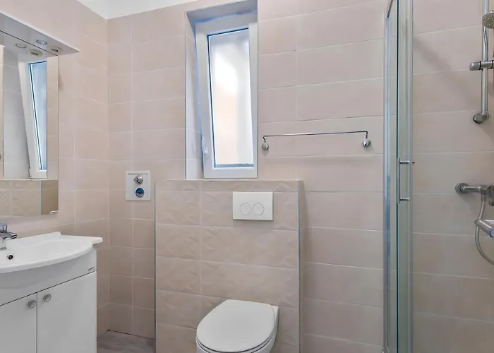 Mima Center Balcony 5 - Rent Lejlighed
